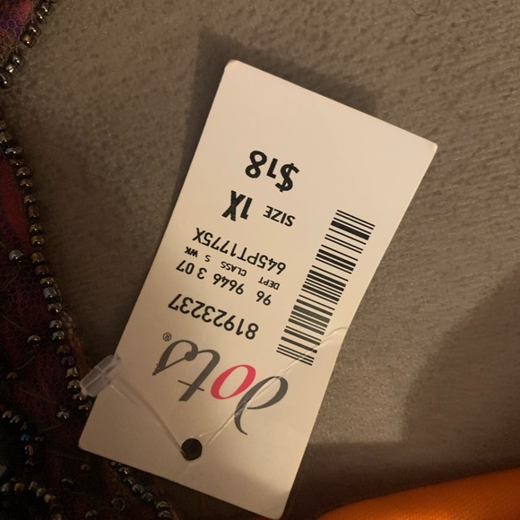 Halter top - Picture 2 of 3